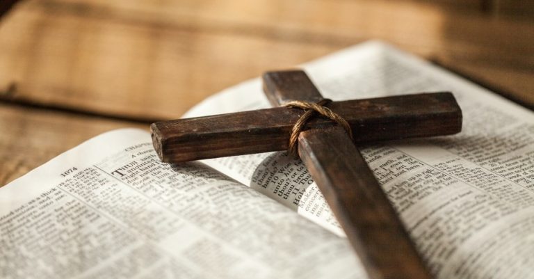 bible wooden cross