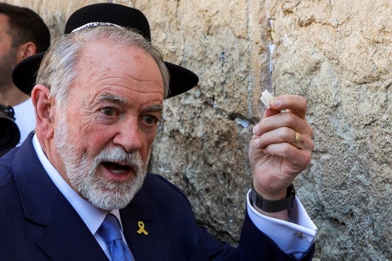 Mike Huckabee - wailing wall