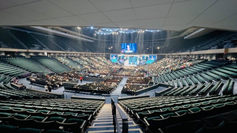 Joel Osteen Empty Church